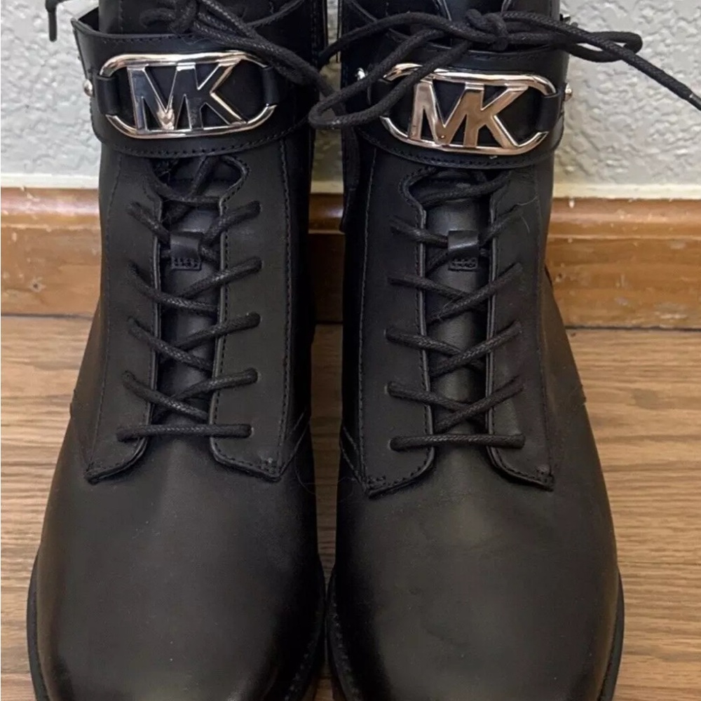 Michael Kors Kincaid Black Leather Zip Combat Boot Silver Accents Womens 9 NEW
